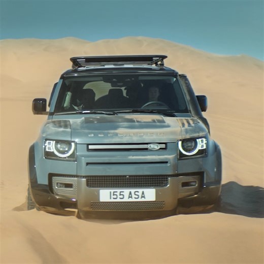 穿越嚴寒地帶與炙熱沙漠、超越 6 萬項嚴苛測試，印證 Defender 極限性能。 擁抱你的不可能｜https://bit.ly/4ffRWGO | Defender