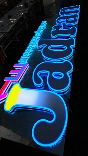 Le panneau cool apporte plus de clients.#softscreen #sign #LED #storefront