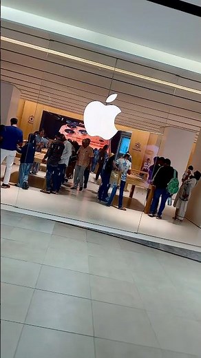 Apple’s First Official Store in Bangalore – Mall of Asia Launch!