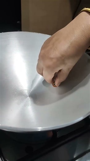 jow to remove sticker from a pan | Kitchen tips#reels #viralvideo #shortsviral