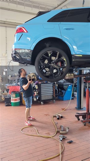 New exhaust with legal exhaust flaps for the RSQ8 #mechanic #repair #audi #rsq8 #exhaust #exhaustsound #v8 #suv | Marius RBE