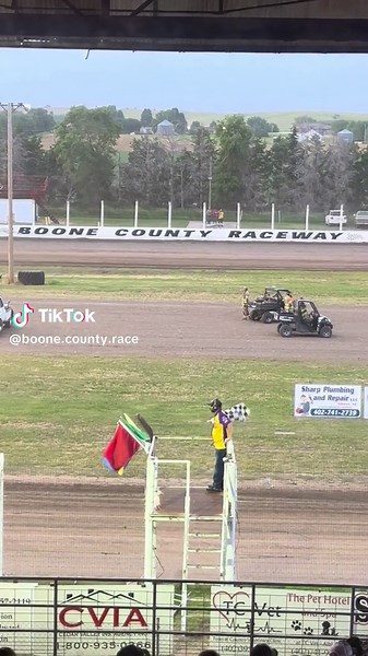 Thats a wrap for the heat racing now onto our B feature for Hobby Stocks then the A Features!! #boonecountyraceway #fyp #dirttrackracing #firemanappreciation #glowinthedark