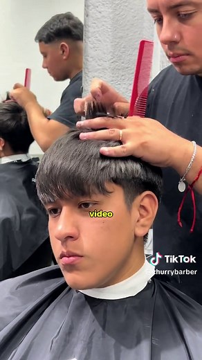 Textura en Cabello Lacio: Técnica Slice y Point