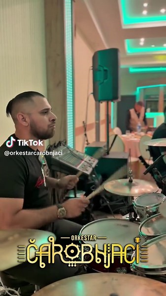 Uzivo nastup orkestara Carobnjaci