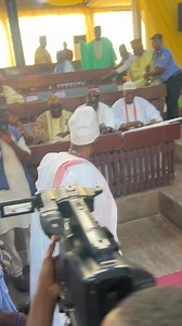 Moment Soun of Ogbomosho stood up to welcome the Olubadan, Oba Rashidi Ladoja at a state gathering today. | Oyo Info Hub