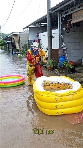 badut pilih kolam besar #trending #shortvideo