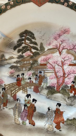 “🌸The History of Hanami: The Japanese Tradition of Cherry Blossom Viewing🌸⛩️ In Spring in Japan, cherry blossom trees are in bloom for about two weeks. During this very short period of time, Japan enjoys the traditional activity called hanami, which can be literally translated as “viewing the flowers.”🌱 Waiting for the Gods🍙🍶 During ancient times in Japan, the New Year was in spring, and the blooming cherry blossoms marked the beginning of the spring planting season. From this, the Japanese