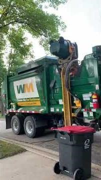 Wm McNeilus zr on trash