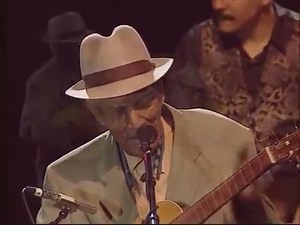 2.2K views · 45 reactions | ✔️Buenos días Ritmeritos!!!  Empezamos la semana con un clásico!!  Compay segundo con su Chan Chan!!  #soncubano #compaysegundo #buenavistasocialclub #cuba #ritmosbarcelona | Ritmos Barcelona | Facebook