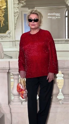 Catherine Deneuve était au défilé @CHANEL FW26/27, imaginé par Matthieu Blazy 🌟