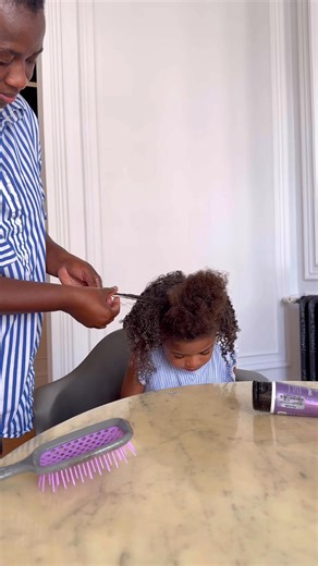 30K views · 277 reactions | Defining her hair while on vacation. She loves it Partie 2 | A Life Less Scripted | Facebook