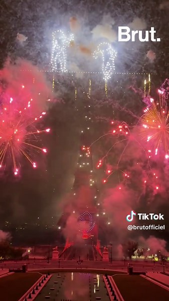 #14juillet #paris | drone show fireworks