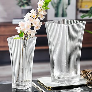 [Hot Item] Latest European Style Square Transparent Living Room Flower Shop Decoration Transparent Vase