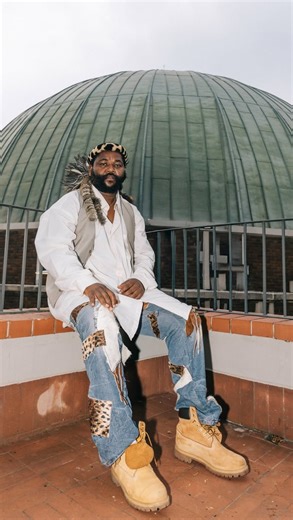 Sjava Shares the Journey and Collaborations That Shaped His Latest Album iNkanyezi NeZinkanyezi @sjava_atm opens up about the creative journey behind his latest album iNkanyezi NeZinkanyezi, sharing how live recordings and collaborations shaped the project. He also reflects on the time and care that went into bringing the album to life. Full interview link in bio #slikouronlife | SLIKOUR ONLIFE