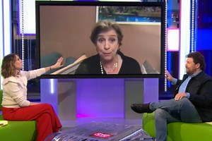 The One Show's Alex Jones barks 'no, stop!' at Caroline Quentin