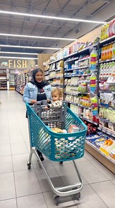 CALLING ALL DEAL HUNTERS! We got you! Fay & her little Xtra Saver are shopping this weeks' deals! What's going into your basket? Explore the deals now https://bit.ly/3jU9r1C Valid until 25 June, while stocks last. #TheCheckersXtraSavers #XXLSavings | Checkers