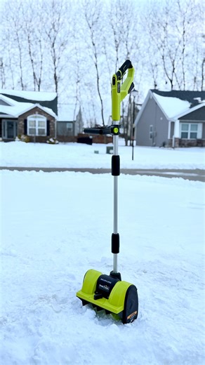 Eni Blushi on Instagram: "🚀❄️ Snow day? No sweat! Meet the SnapFresh Cordless Brushless Snow Shovel your new winter lifesaver! 💪✨ Say goodbye to exhausting snow shoveling and hello to effortless power-assisted clearing. This lightweight, cordless snow shovel makes clearing driveways, sidewalks, and patios feel easy, light, and safe even on those frosty mornings. 🙌❄️ With its powerful brushless motor and cordless design, it clears snow fast without the strain so you stay comfortable, not worn 