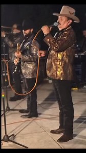 41K views · 1.1K reactions | Saludos no rajii  @fans destacados | Chava Salazar “El Chicano Mayor'' | Facebook