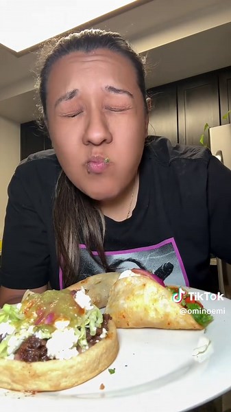 Eat some tacos I made at home with me. 🔥😋🫰🏼 #tacos #mukbang #homemadefood #mexicanfood #foryoupage