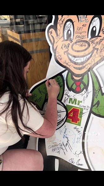 📍FOUR SQUARE KAIWAKA📍 Lovely to meet you Kaiwaka 😍 @Four Square New Zealand @jxcxsa #nz #nztravel #fyp #charlie #roadtrip #Summer #kaiwaka