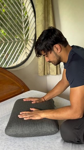 Most pillows aren’t designed for side sleepers— they push your neck out of alignment, create shoulder pressure, and leave you waking up stiff or sore. The Original Pillow solves this with its ergonomic contour design. ✅ Supports your head, neck, and shoulders in their natural posture ✅ Reduces pressure points that side sleepers struggle with ✅ Maintains proper spinal alignment for deeper, uninterrupted rest What makes it even better? The cooling gel infusion that regulates temperature through th