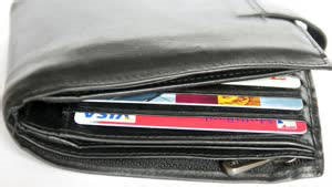 Know How to Use Your Credit Card Perks the Right Way With These Simple Tips