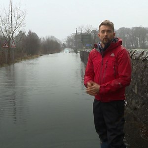 Constant rain has caused flooding and delays across parts of Scotland today. @seanbattystv waded out to have a look: bit.ly/2v8bFqb | STV News