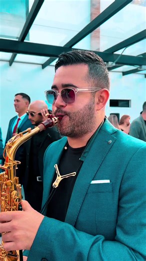 Videos de Alex Avendaño Saxofonista (@alex.avendao.saxo) con “sonido original - Alex Avendaño Saxofonista”