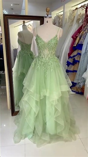 Elegant Embroidery Tulle Ruffle Skirt Prom Dress