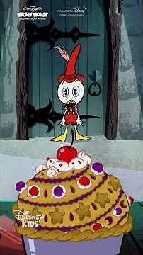 Granny's Spooky Pies! 🥧🫣😱 | Mickey & Friends