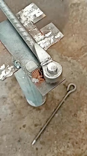 106K views · 427 reactions | The angle is being created using simple techniques while the rod is being left.  #fbreelsfypシ゚viral #reelsviral #viralpageforyou #pageviralシ゚ #new #viral #video #FacebookReelsContest #weeklychallenge #welding #welder #Welcome2025 | MD Nazmul Haque | Facebook