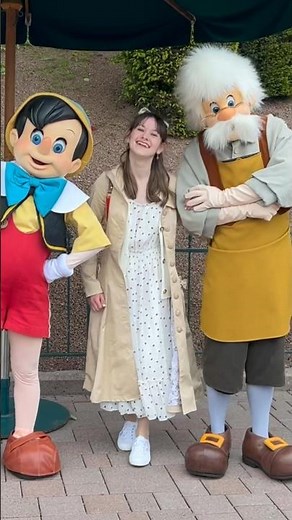 Pinocchio & Geppetto meet at Disneyland Paris #disney #disneylandparis