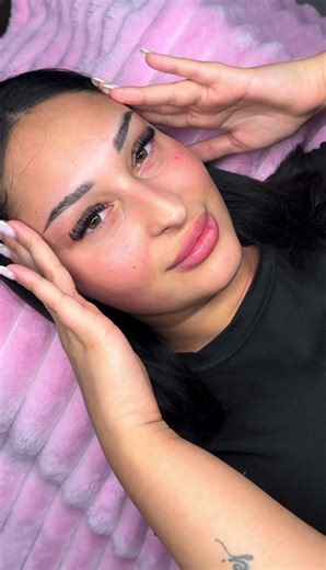 WHEN LASHES ARE CALLING… ANSWER! 📞💕 #BellaDiva 🩷 #vienna #lashesonfleek #lashartist #trending