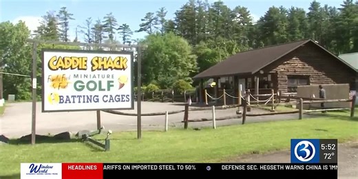 Actor Chevy Chase visits the Caddie Shack in Canaan