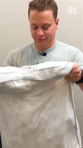 How to DRY Your Pillows After Washing #PillowCleaning #CleaningTips #LaundryTips #CleaningHacks | Clean That Up