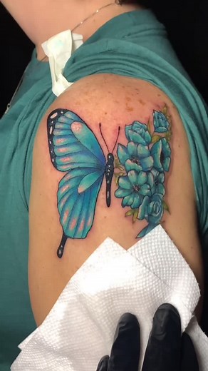 Black and Grey vs. Color Tattoos: Which Do You Prefer?