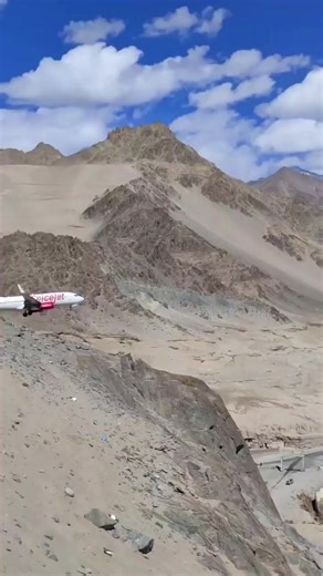 LEH 🤍🥰 Credit- FlySpiceJet #reels #viral #travel #Leh #mountains #snow #incredibleindia #SpiceJet | 𝐿𝑖𝑓𝑒 𝑖𝑛 𝐻𝑖𝑚𝑎𝑙𝑎𝑦𝑎𝑠