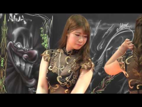 Beautiful Japanese Auto Show Girls in Tokyo Auto Salon 2016 (1)