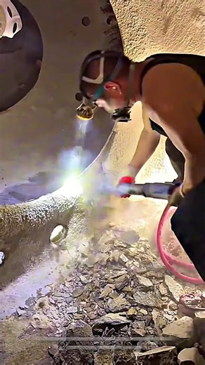 Industrial Scale Cleaning Inside a Vehicle Tank