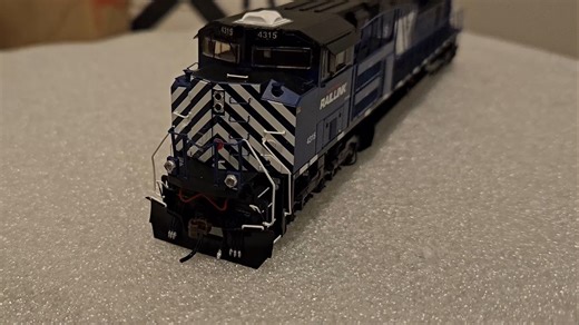 Review Athearn Genesis 2.0 SD70ACe Montana Rail Link MRL 4310 & 4315 HO Scale w