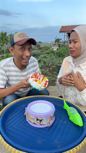 Papa Ko Pehle Cake #funny #shorts #trending #subscribe