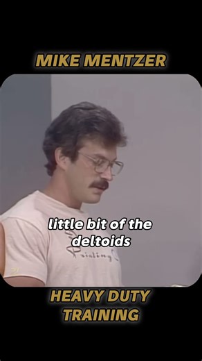 Mike Mentzer Trains Boyer Coe on the Upper Chest Nautilus Machine