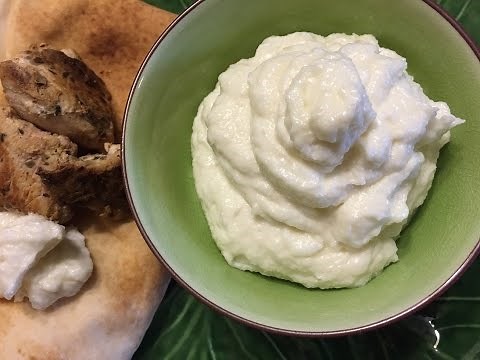 How To Make Garlic Sauce - Toum - Easy Recipe