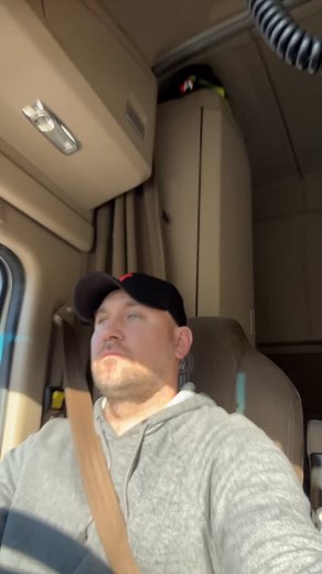 #kennychesneymusic #boston #singer #singingtrucker #trucking #singing #kennychesneycover @Kenny Chesney