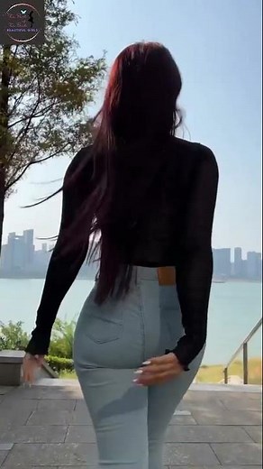Busty and Beautiful: Flaunting Your Curves with Style| BoB.BeautifulGirls