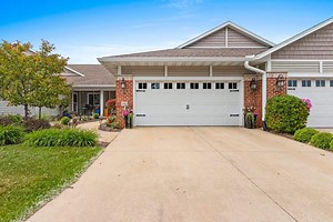 2588 Bay Harbor Cir #3, Green Bay, WI 54304 - MLS 50310029 - Coldwell Banker