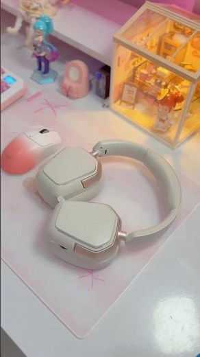 Unboxing my new headphones from Royal Kludge, the HG101 in white 🤍 #headset #gaming #gamingheadset
