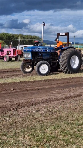 270K views · 2.8K reactions | One of the outstanding machines at the tractor pull yesterday was Tony Atherton's ,turbocharged, rotary powered Leyland tractor. How cool. | H2 Racing | Facebook