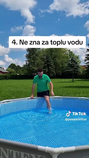 Kako vi ulazite u bazen?? 😎 Pišite nam u komentare. #pevex #funny #pooltime