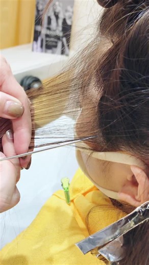 耳に掛けても出てくる極細ハイライト#ハイライトカラー #極細ハイライト #ヘアカラー #ハイトーンカラー #スゴ技 #一発芸グランプリ #オススメのりたい #美容師の日常